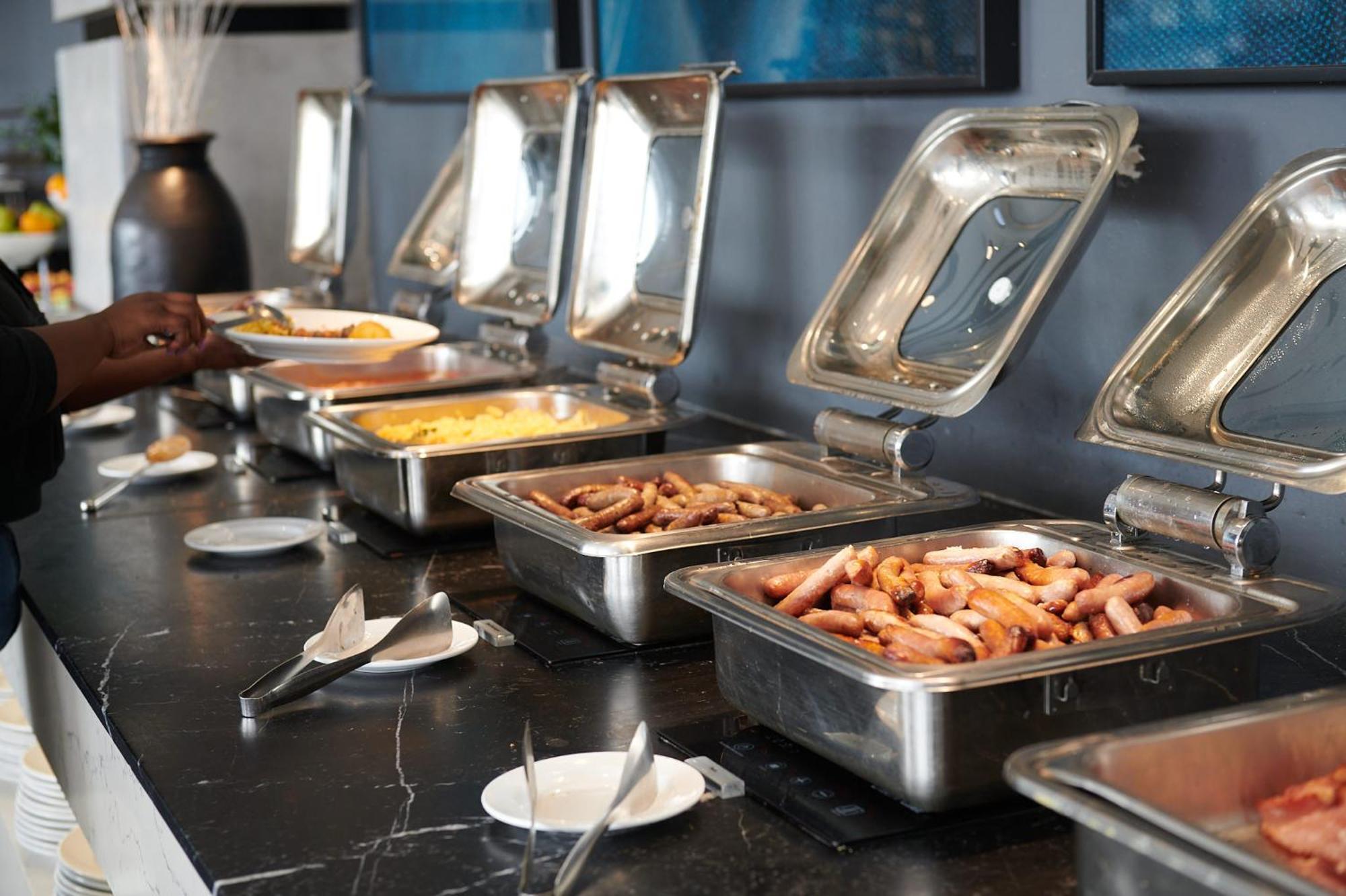 ホテル ザ キャピタル パールス ダーバン エクステリア 写真 A buffet