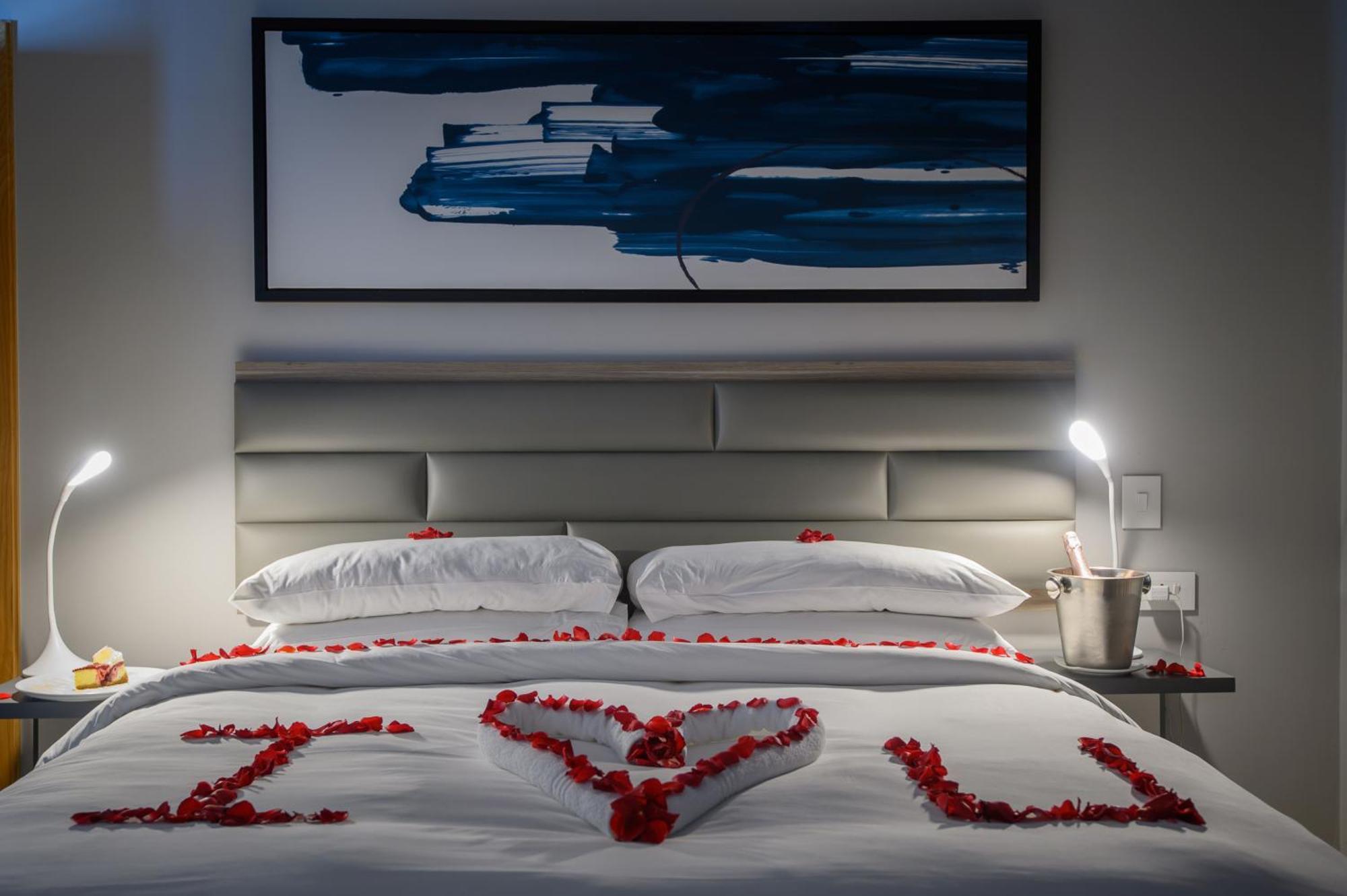 ホテル ザ キャピタル パールス ダーバン エクステリア 写真 A bedroom at the hotel